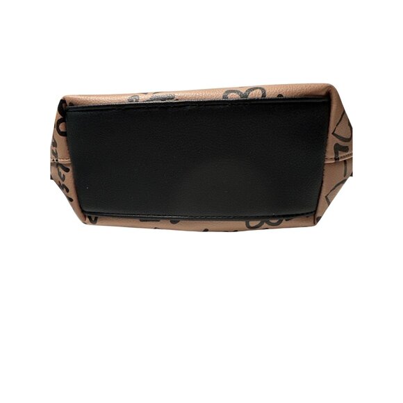 Betsey Johnson Shoulder Bag With Faux Fur Handle Adjustable Strap & Gold Hardwar - Picture 7 of 13